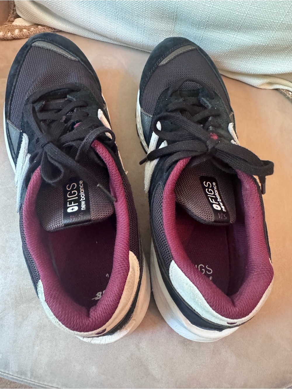 New Balance figs men’s Black & Burgundy Athletic Sneakers size 11 - Picture 6 of 9
